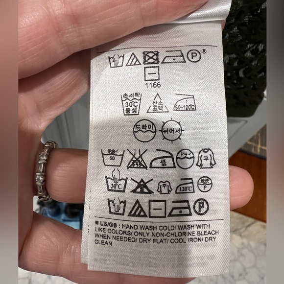 Banana Republic olive green lace top - Medium - Picture 4 of 6